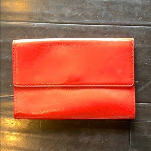 Red clutch
